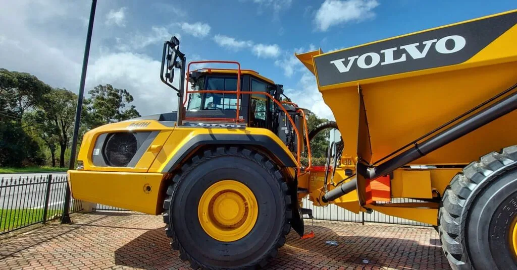 Articulated vs Rigid Dump Trucks