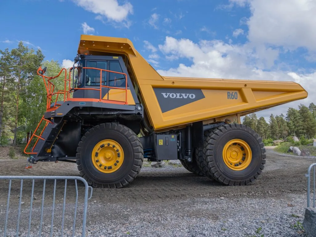 Rigid Dump Truck 1