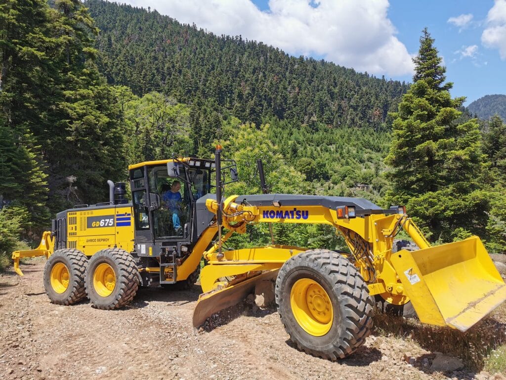 Komatsu GD675 Motor Grader