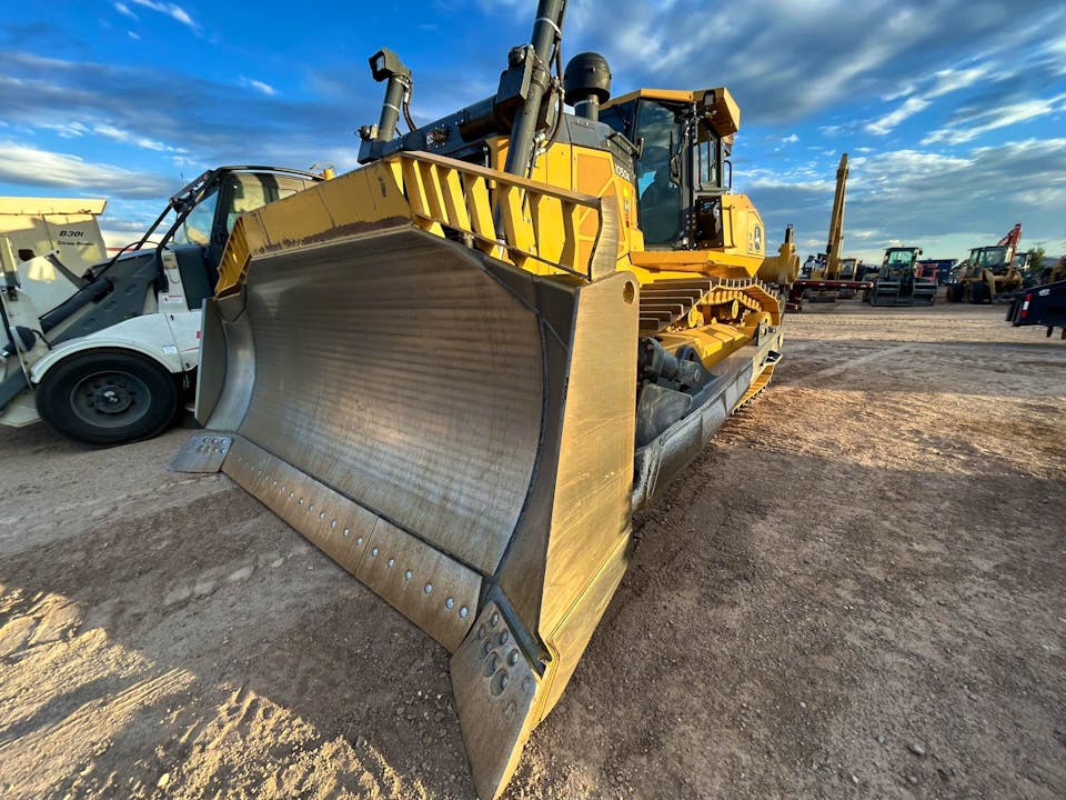 The John Deere 1050K, the largest dozer in John Deere's lineup